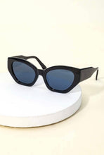 Load image into Gallery viewer, Kris Oval Sunnies
